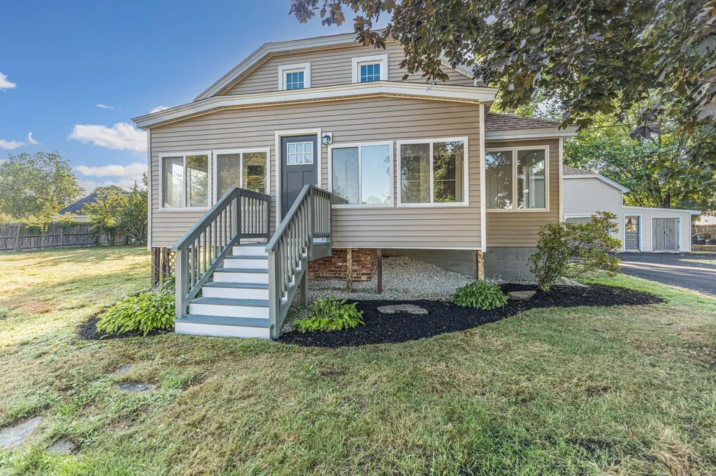90 Maple Street Rochester NH 03867