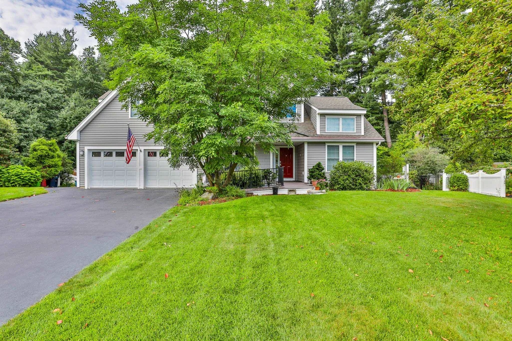16 Smithfield Terrace Nashua NH 03064