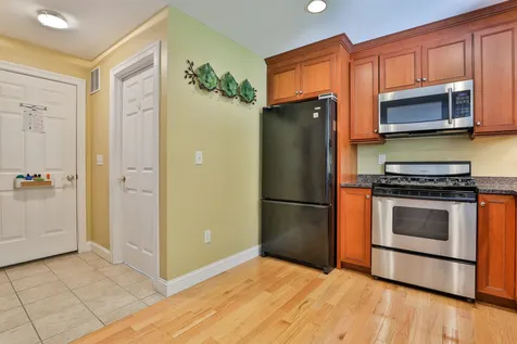 16 Smithfield Terrace Nashua NH 03064