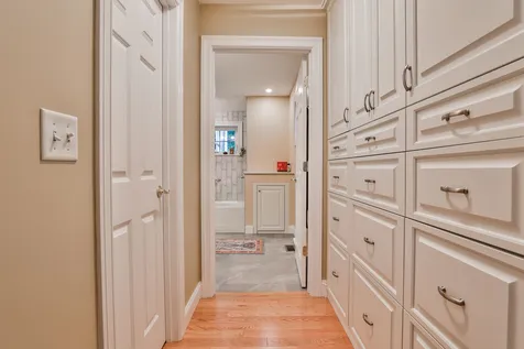 16 Smithfield Terrace Nashua NH 03064