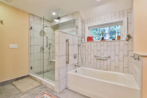 16 Smithfield Terrace Nashua NH 03064