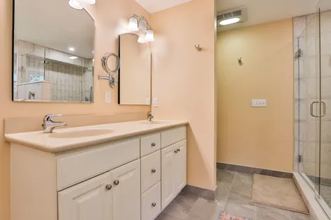 16 Smithfield Terrace Nashua NH 03064