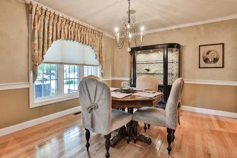 16 Smithfield Terrace Nashua NH 03064