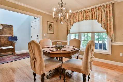 16 Smithfield Terrace Nashua NH 03064