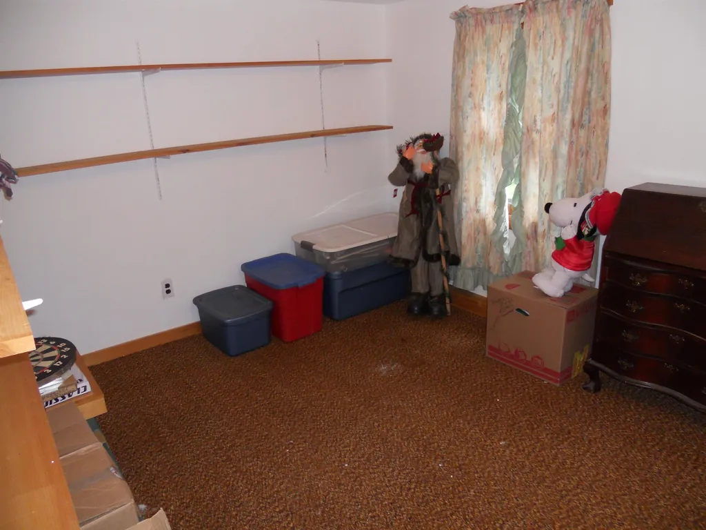 10 Charles Street Claremont NH 03743