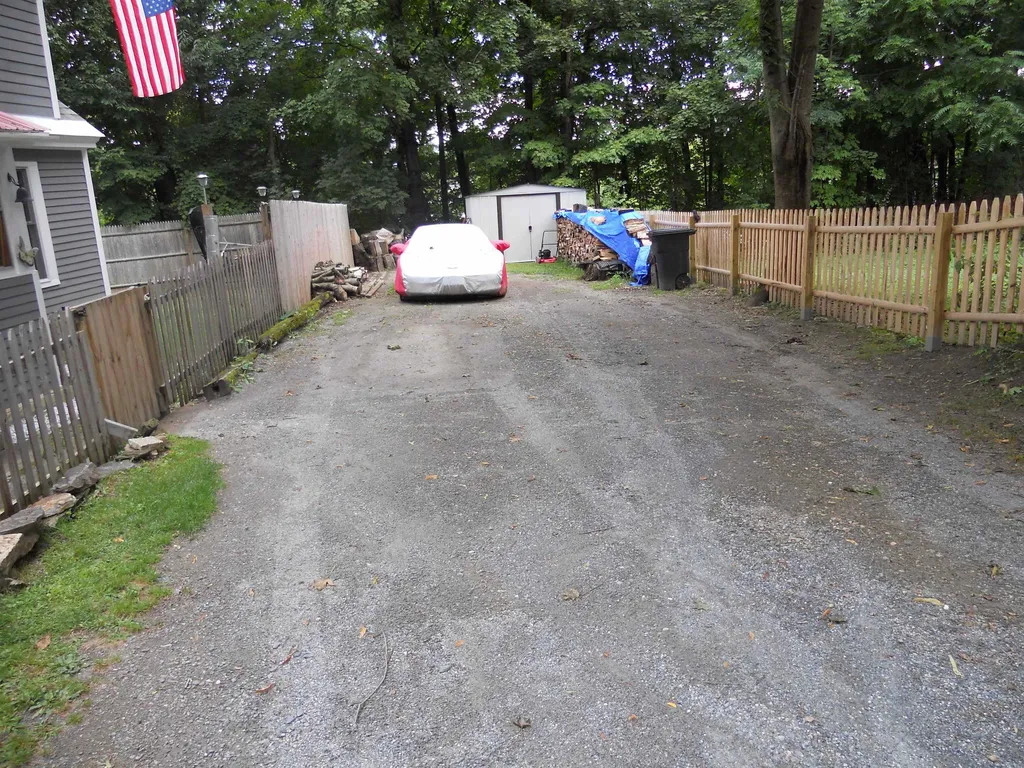 10 Charles Street Claremont NH 03743