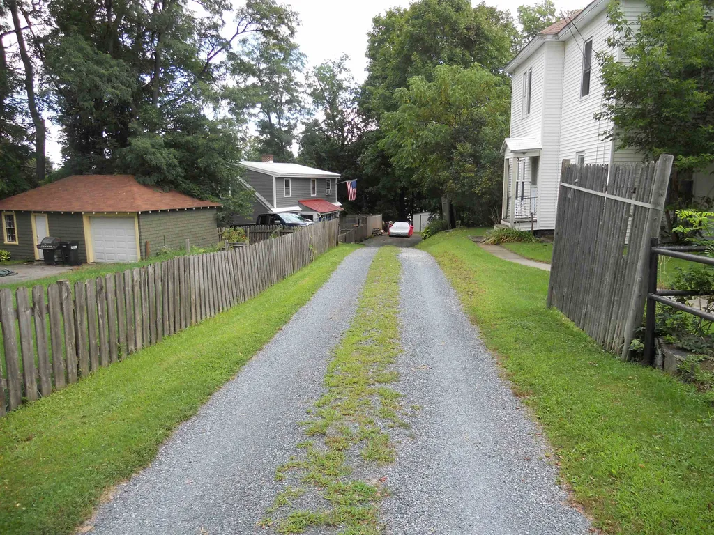 10 Charles Street Claremont NH 03743