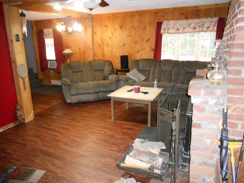 10 Charles Street Claremont NH 03743