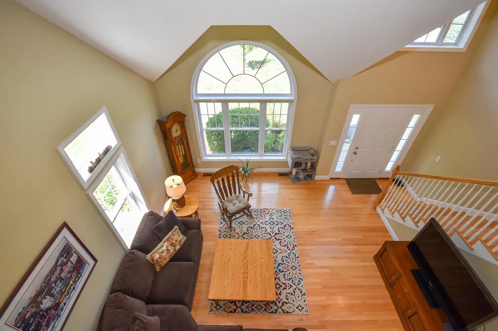 25 Emerald Lane Dover NH 03820