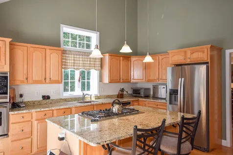25 Emerald Lane Dover NH 03820
