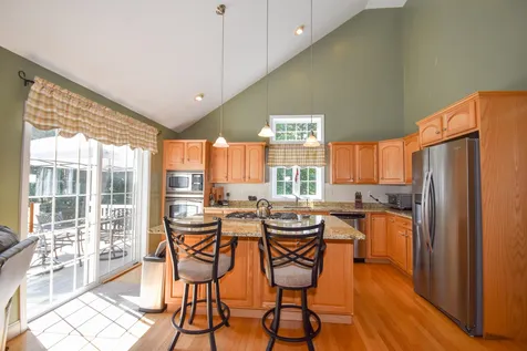 25 Emerald Lane Dover NH 03820