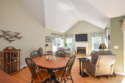 25 Emerald Lane Dover NH 03820