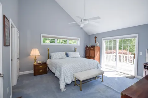 25 Emerald Lane Dover NH 03820