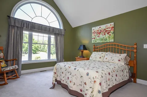 25 Emerald Lane Dover NH 03820