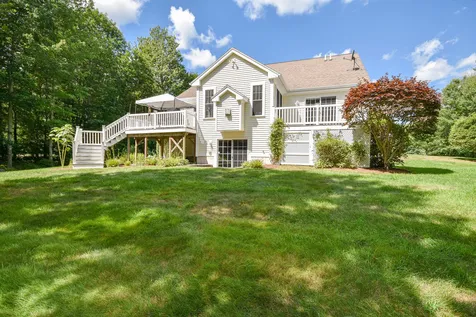 25 Emerald Lane Dover NH 03820