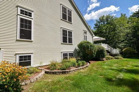 25 Emerald Lane Dover NH 03820
