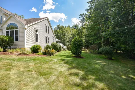 25 Emerald Lane Dover NH 03820
