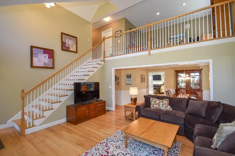 25 Emerald Lane Dover NH 03820