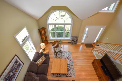 25 Emerald Lane Dover NH 03820