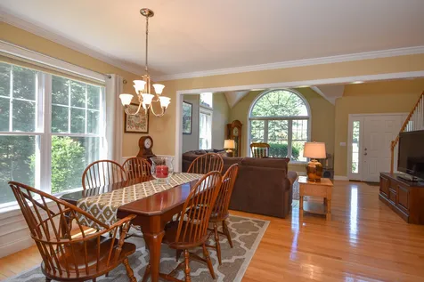 25 Emerald Lane Dover NH 03820