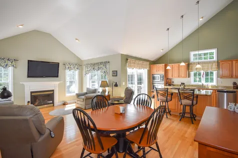 25 Emerald Lane Dover NH 03820