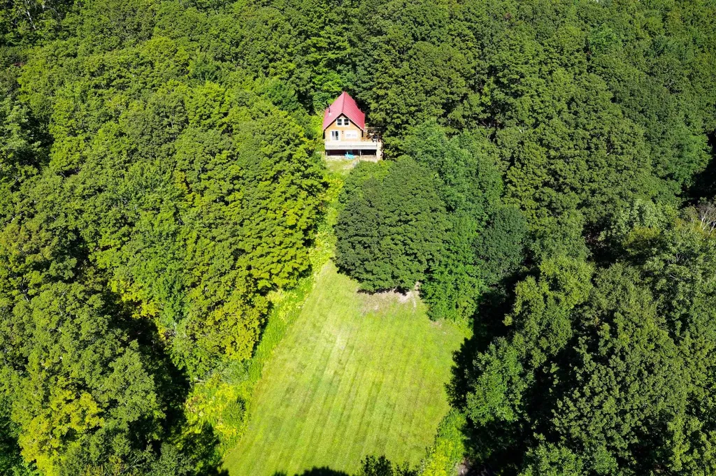 1394 Messer Hill Road Plymouth VT 05056