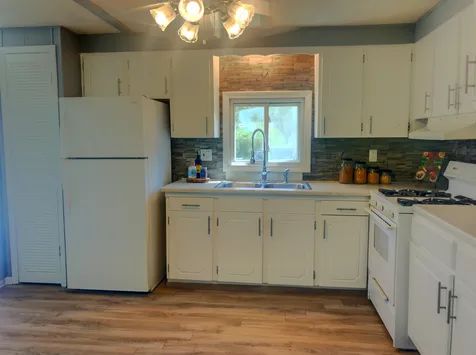 15 Longwood Lane Merrimack NH 03054
