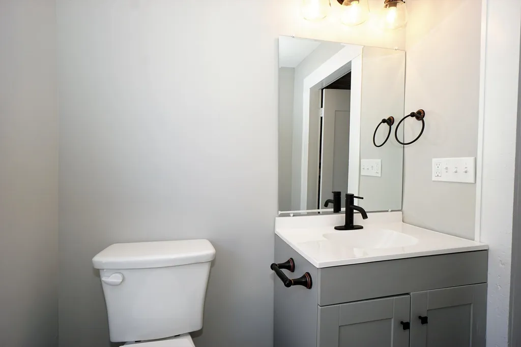 130 Pine Street Nashua NH 03060