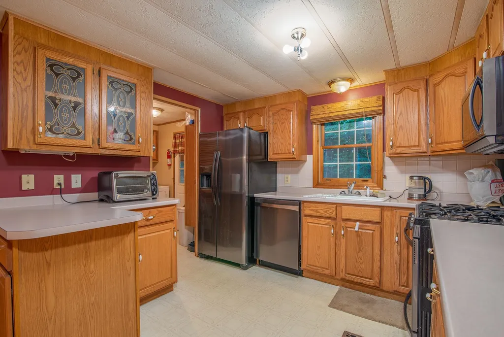 8 Hub Hollow Road Danville NH 03819