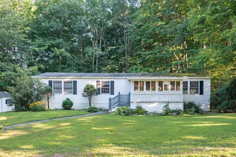 8 Hub Hollow Road Danville NH 03819