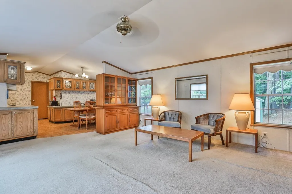 10 Westerdale Drive Nashua NH 03063