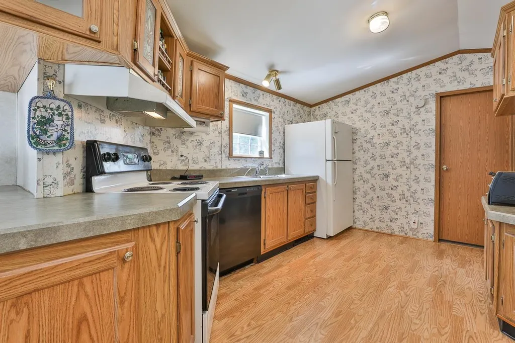 10 Westerdale Drive Nashua NH 03063