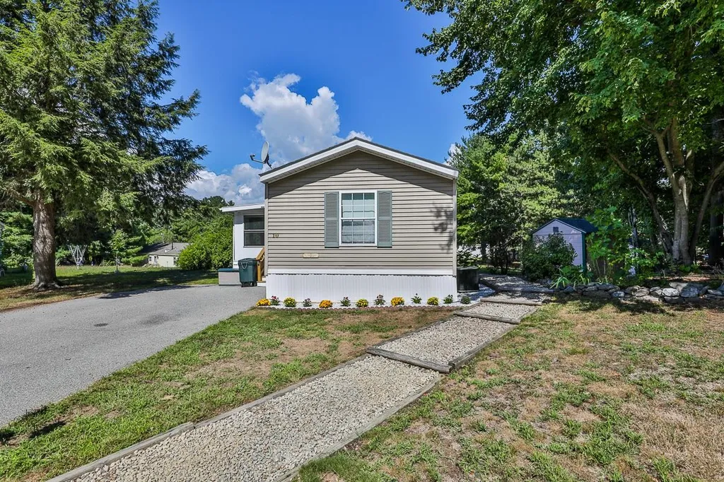 10 Westerdale Drive Nashua NH 03063
