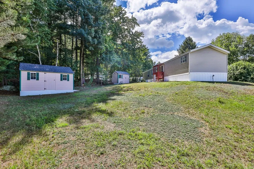 10 Westerdale Drive Nashua NH 03063