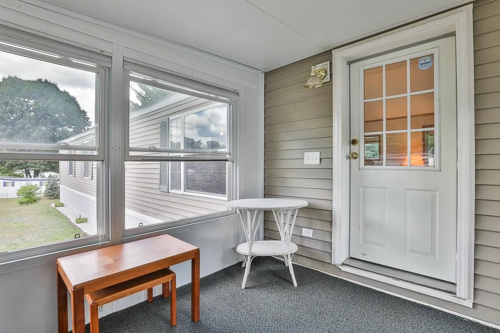 10 Westerdale Drive Nashua NH 03063
