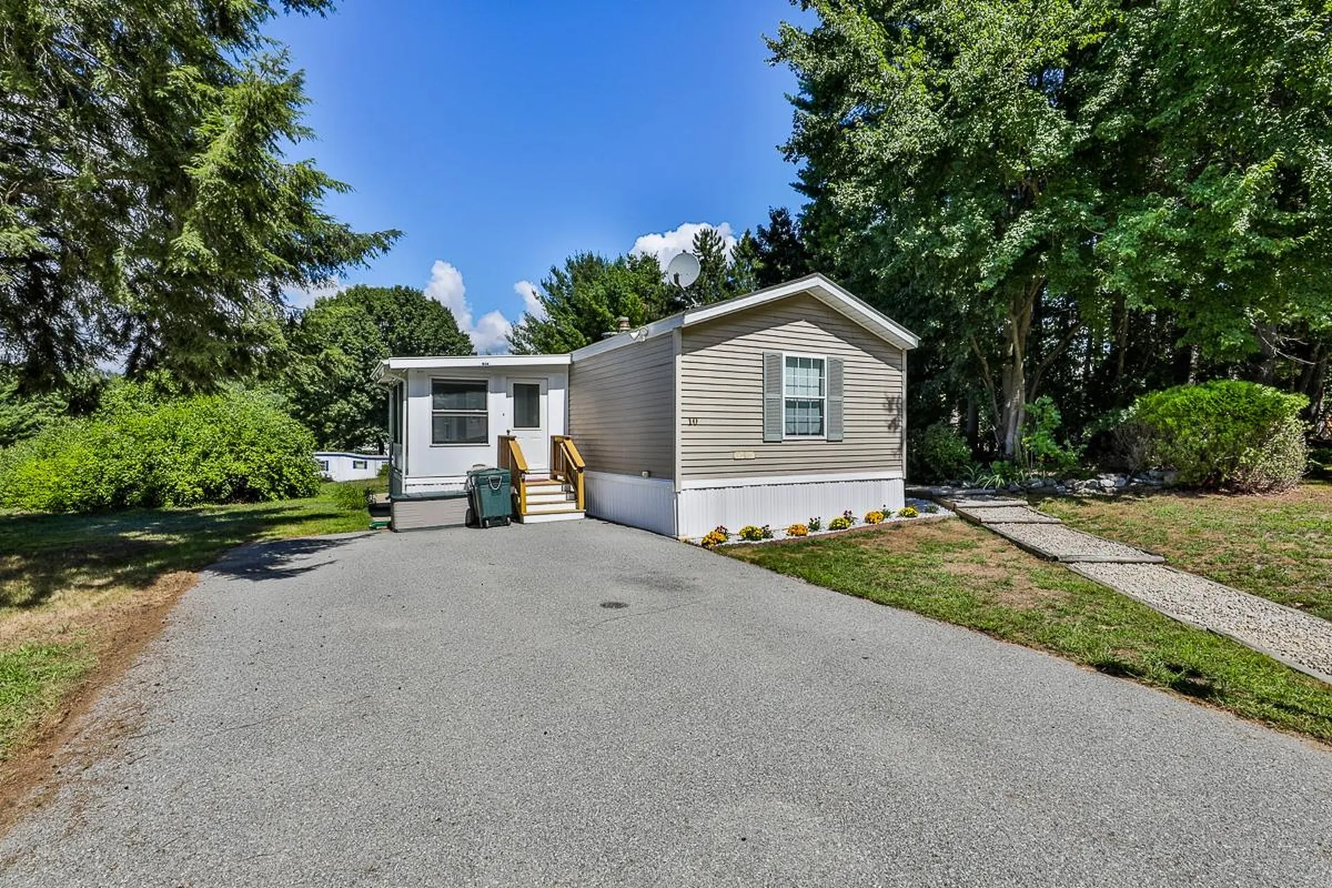 10 Westerdale Drive Nashua NH 03063