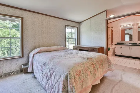 10 Westerdale Drive Nashua NH 03063