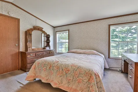 10 Westerdale Drive Nashua NH 03063
