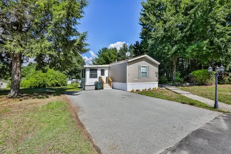 10 Westerdale Drive Nashua NH 03063