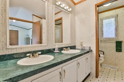 10 Westerdale Drive Nashua NH 03063