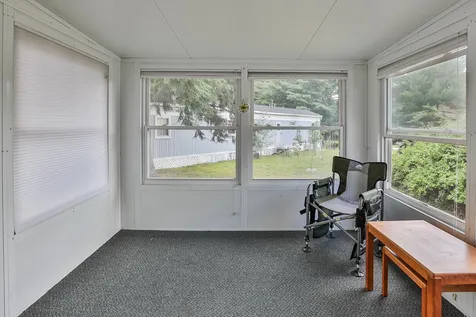 10 Westerdale Drive Nashua NH 03063