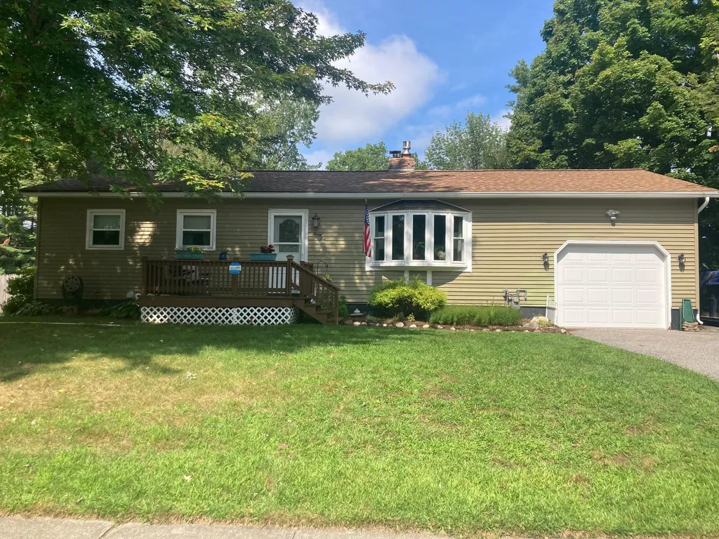 32 Pioneer Street Essex VT 05452
