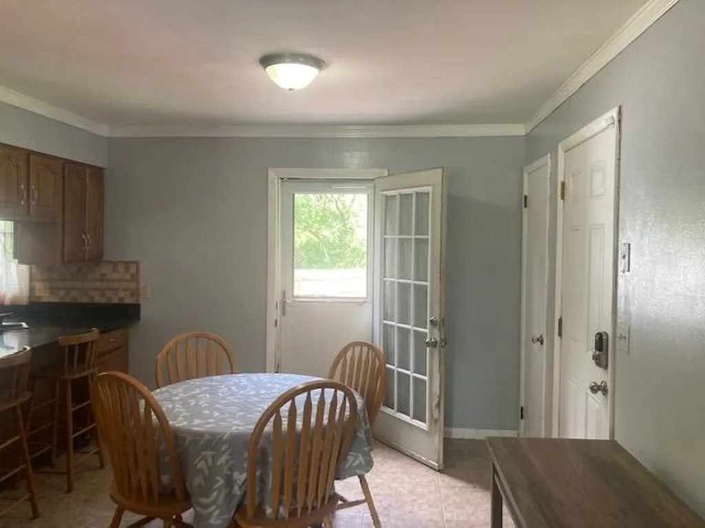 32 Pioneer Street Essex VT 05452