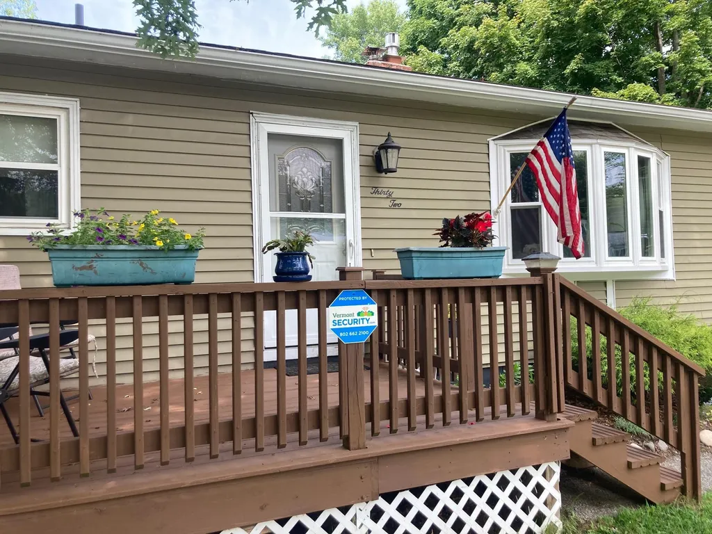 32 Pioneer Street Essex VT 05452