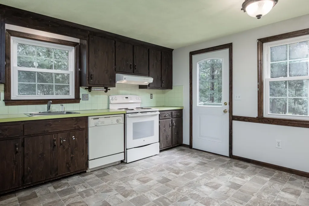 5 Jakes Lane Merrimack NH 03054