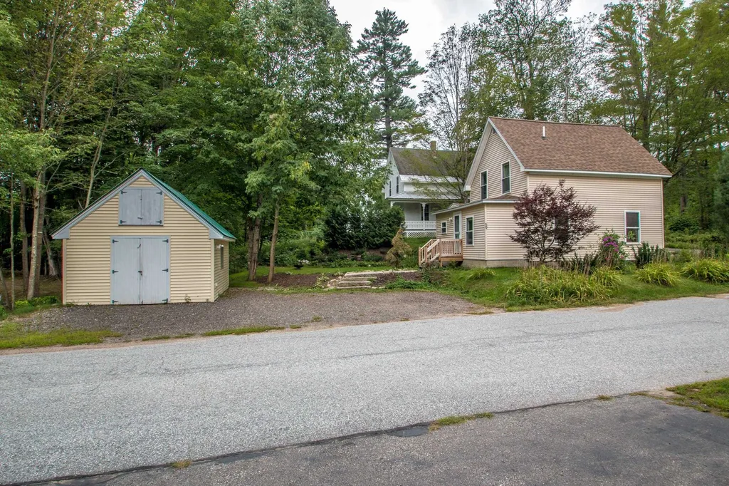59 Grove Street Bartlett NH 03812