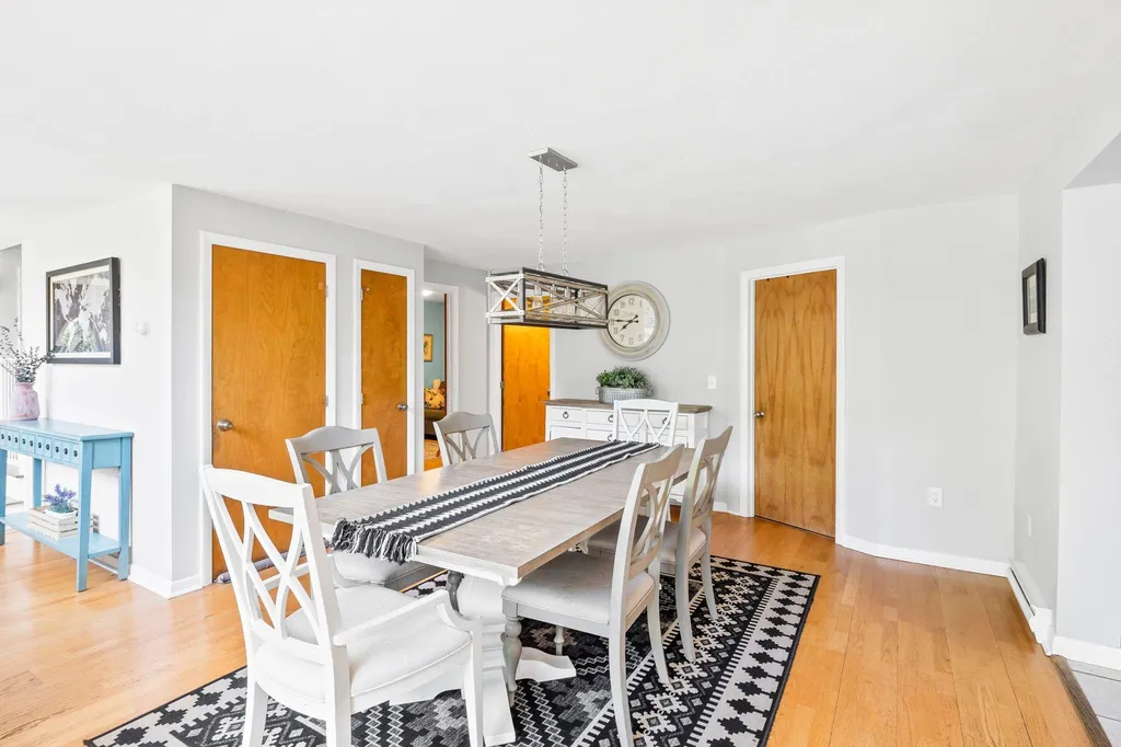 35 Pine Ridge Circle Sandown NH 03873