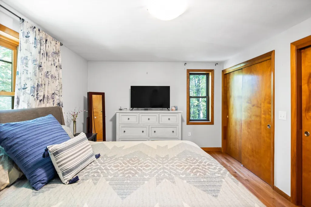 35 Pine Ridge Circle Sandown NH 03873