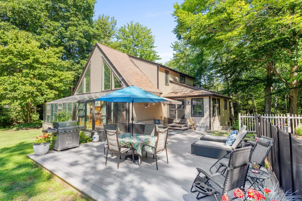 35 Pine Ridge Circle Sandown NH 03873
