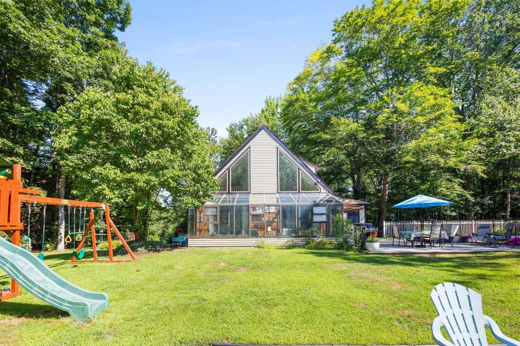 35 Pine Ridge Circle Sandown NH 03873